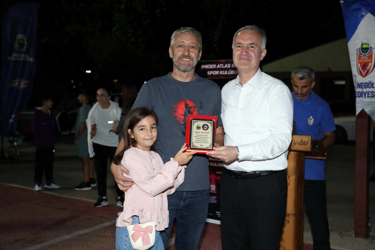 Bursa İnegöl'de sokak basketbolunda kupalar sahiplerini buldu 