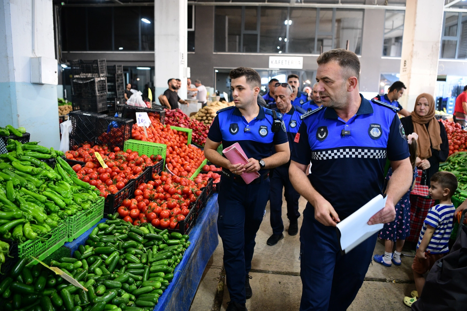 Kocaeli Çayırova Zabıtası’ndan pazar denetimi 
