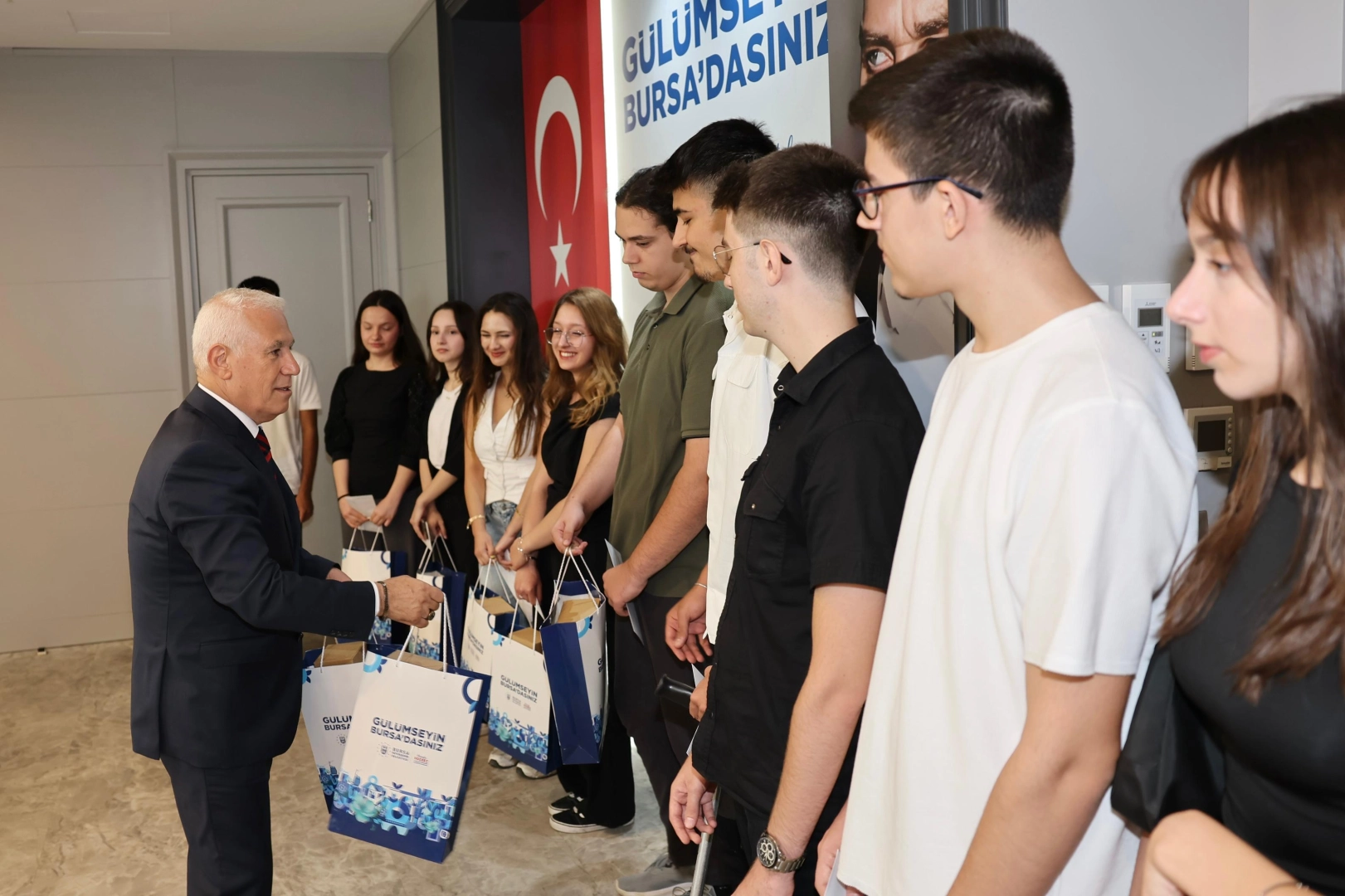 Bursa'da üniversite hayalleri Büyükşehir'le gerçeğe dönüştü 