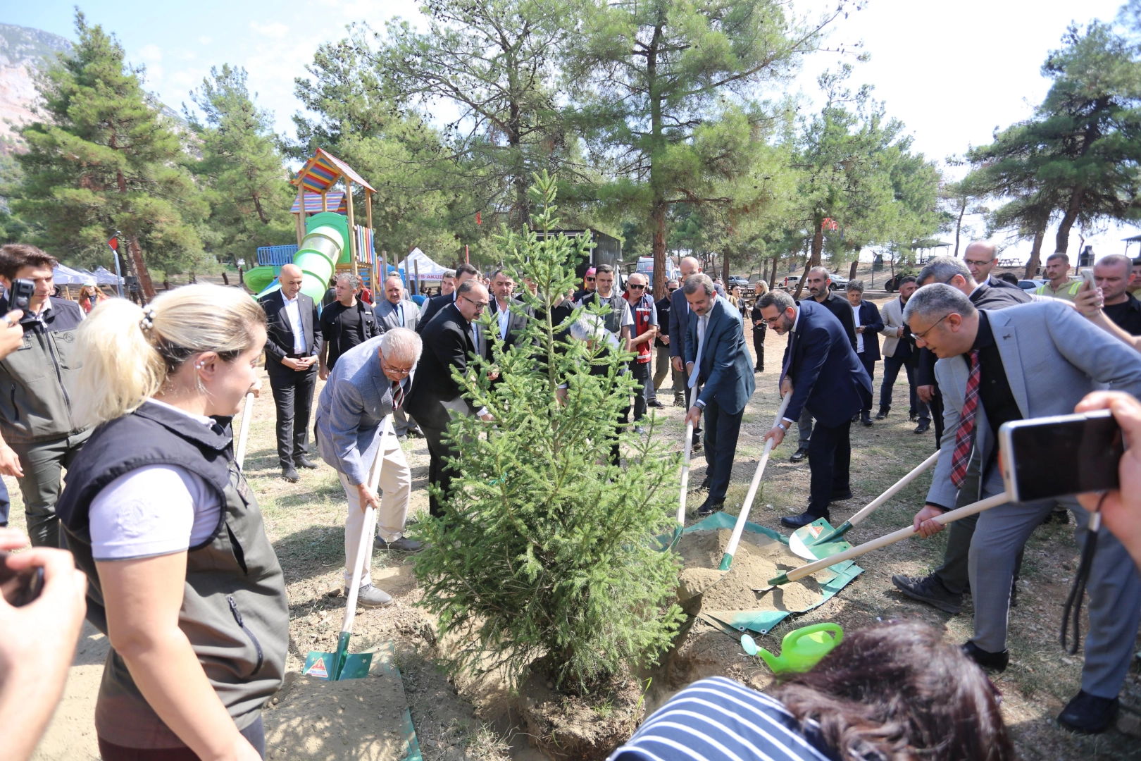Bursa Gürsu'da yanan alanda ilk ders yapıldı 