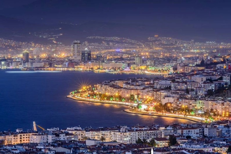 İzmir’de yabancı turist sayısı düştü! Egeli turizmciler 'stabil durumu kırmalıyız' dedi 