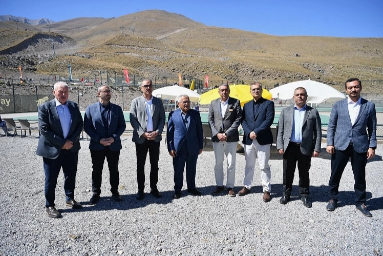 Kayseri Erciyes'e Başkan Büyükkılıç'tan yakın takip 