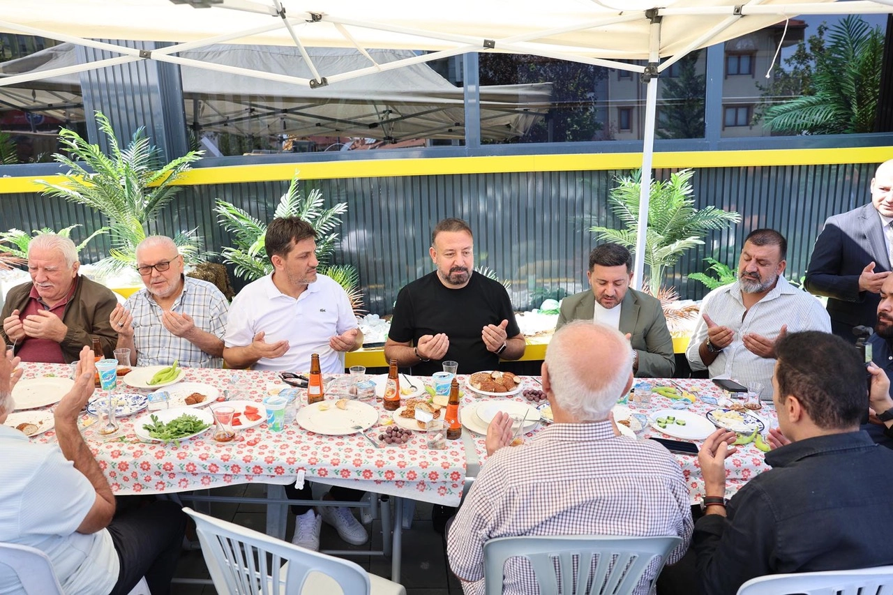 Rasim Arı'dan esnaf ziyaretleri 