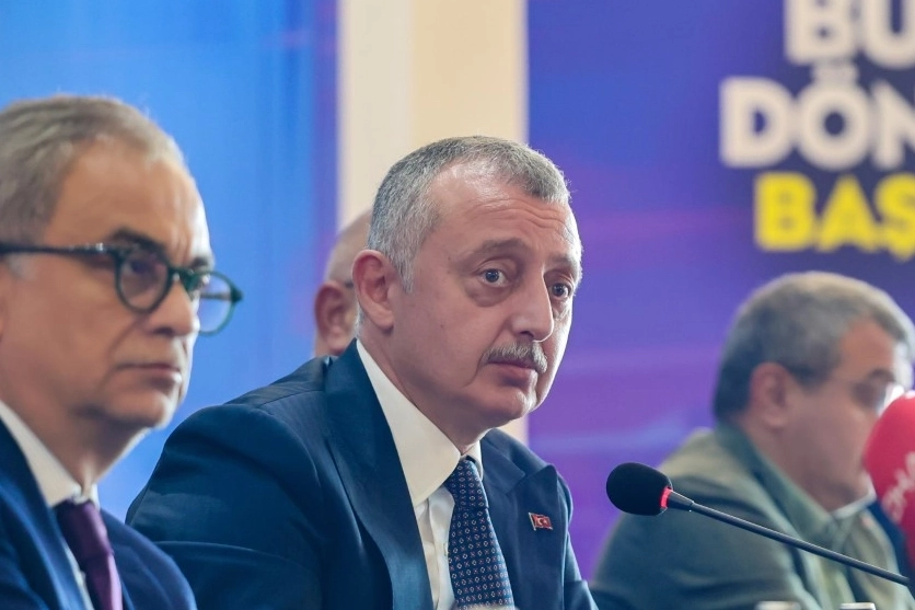 Başkan Büyükakın açıkladı: Dönüşümde öncelik bu mahallelerde 