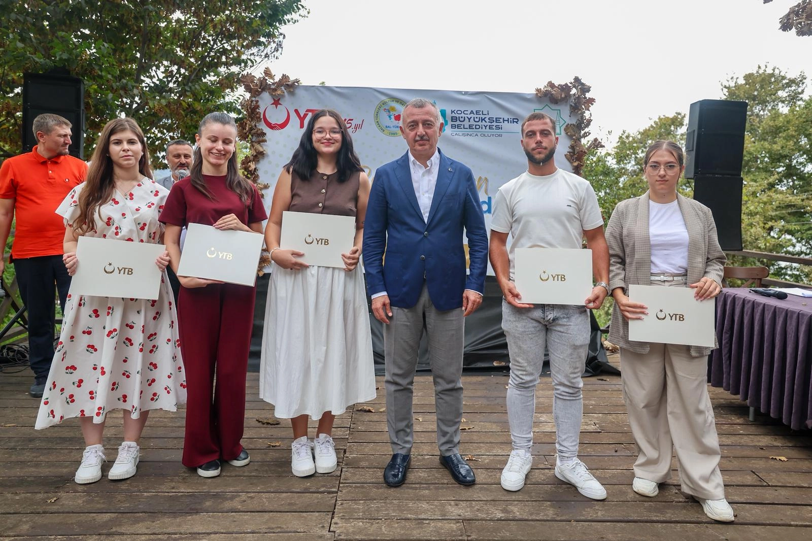 Kocaeli'de Başkan Büyükakın, soydaş gençlerle buluştu 
