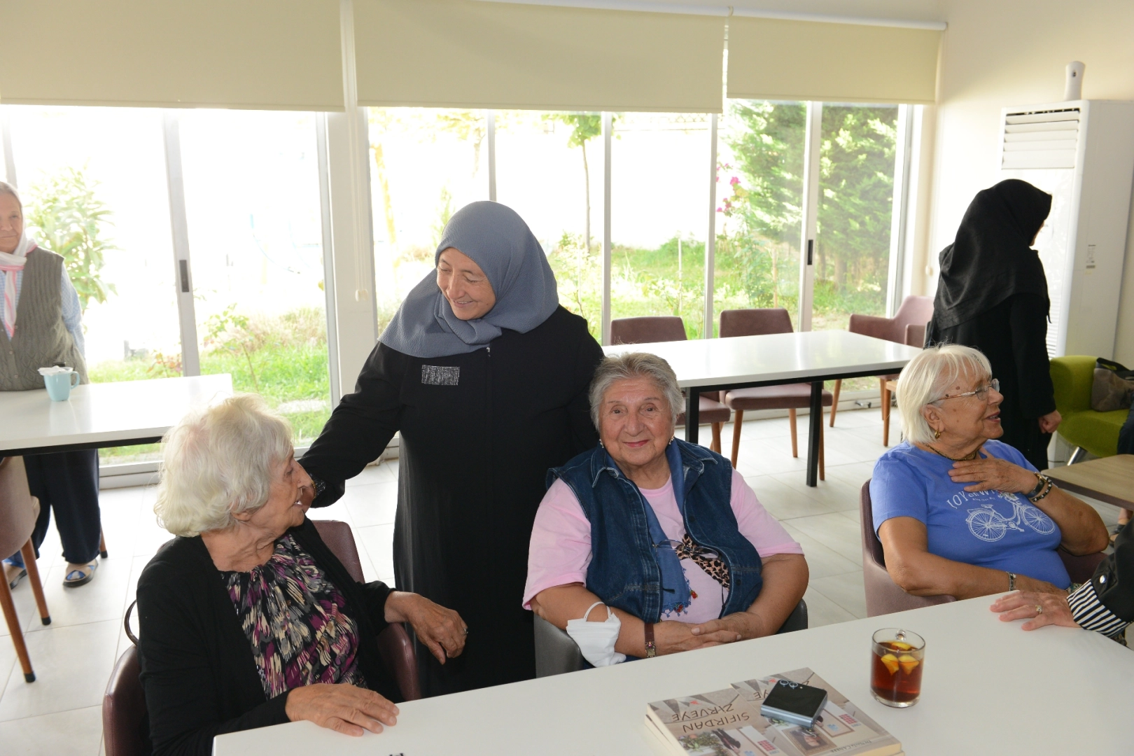 Bursa Nilüferli kadınlardan huzurevinde sıcak buluşma 
