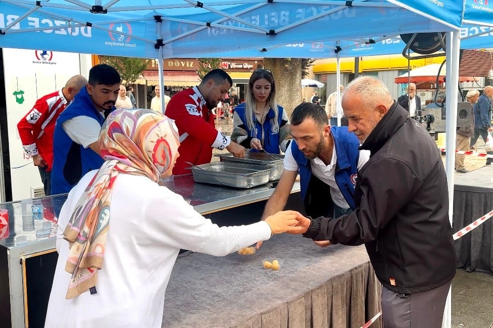 Düzce Belediyesi’nden 19 Eylül'e özel lokma ikramı 