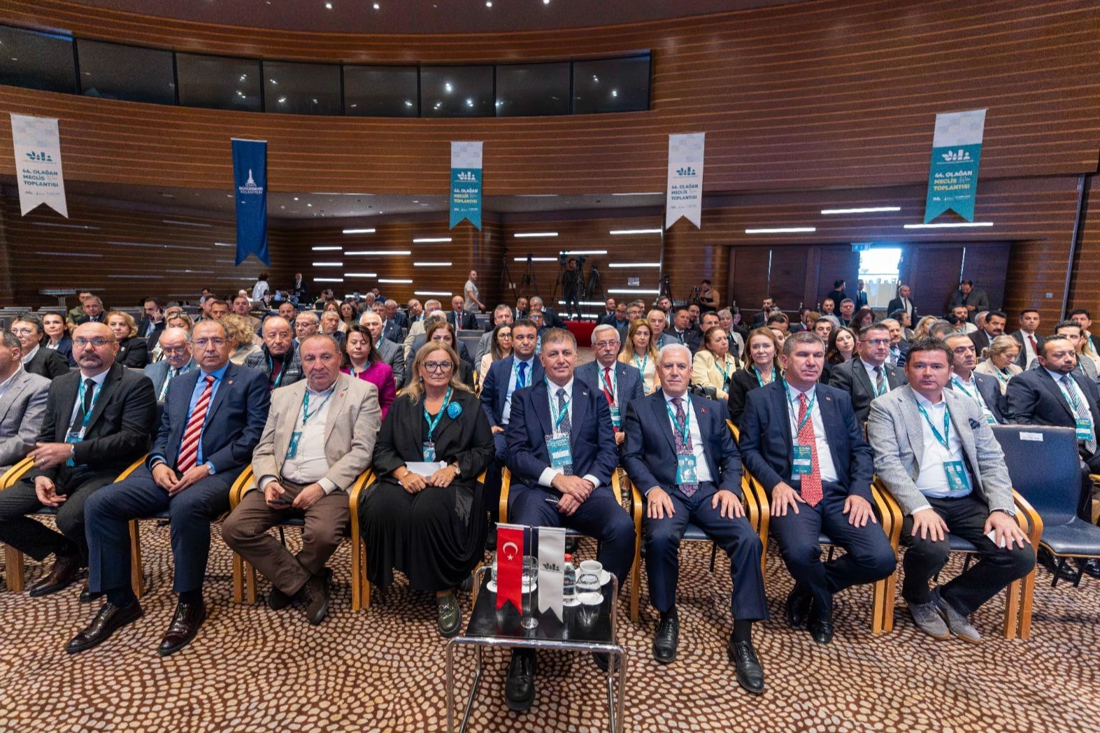 Başkan Tugay'dan iklim krizi uyarısı 