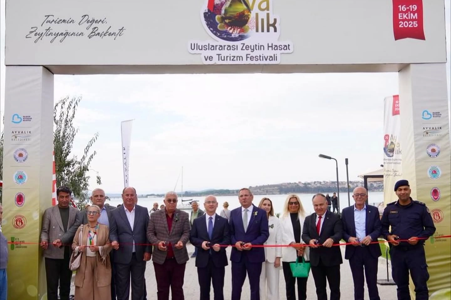 Zeytin ve Zeytinyağı Büyük Festival Pazarı açıldı 