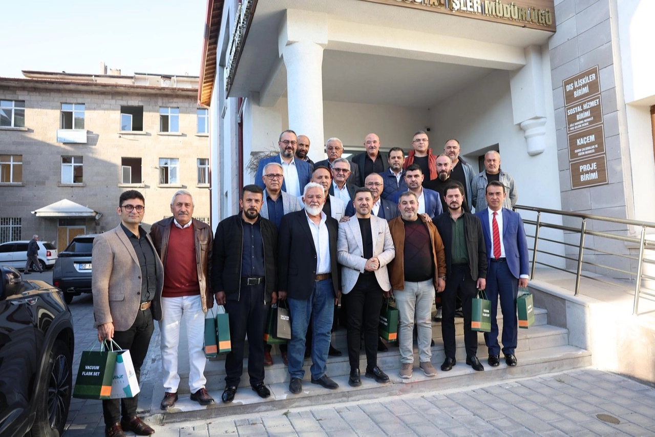 Başkan Rasim Arı Nevşehirli muhtarlarla buluştu 
