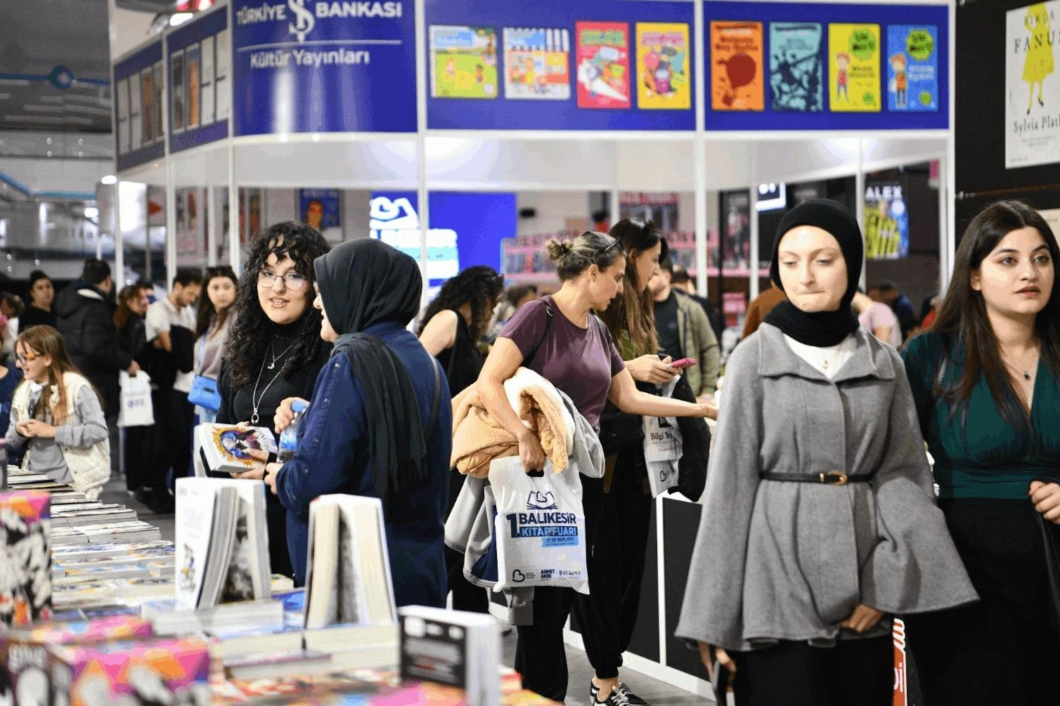 Balıkesir Kitap Fuarı’na yoğun ilgi 