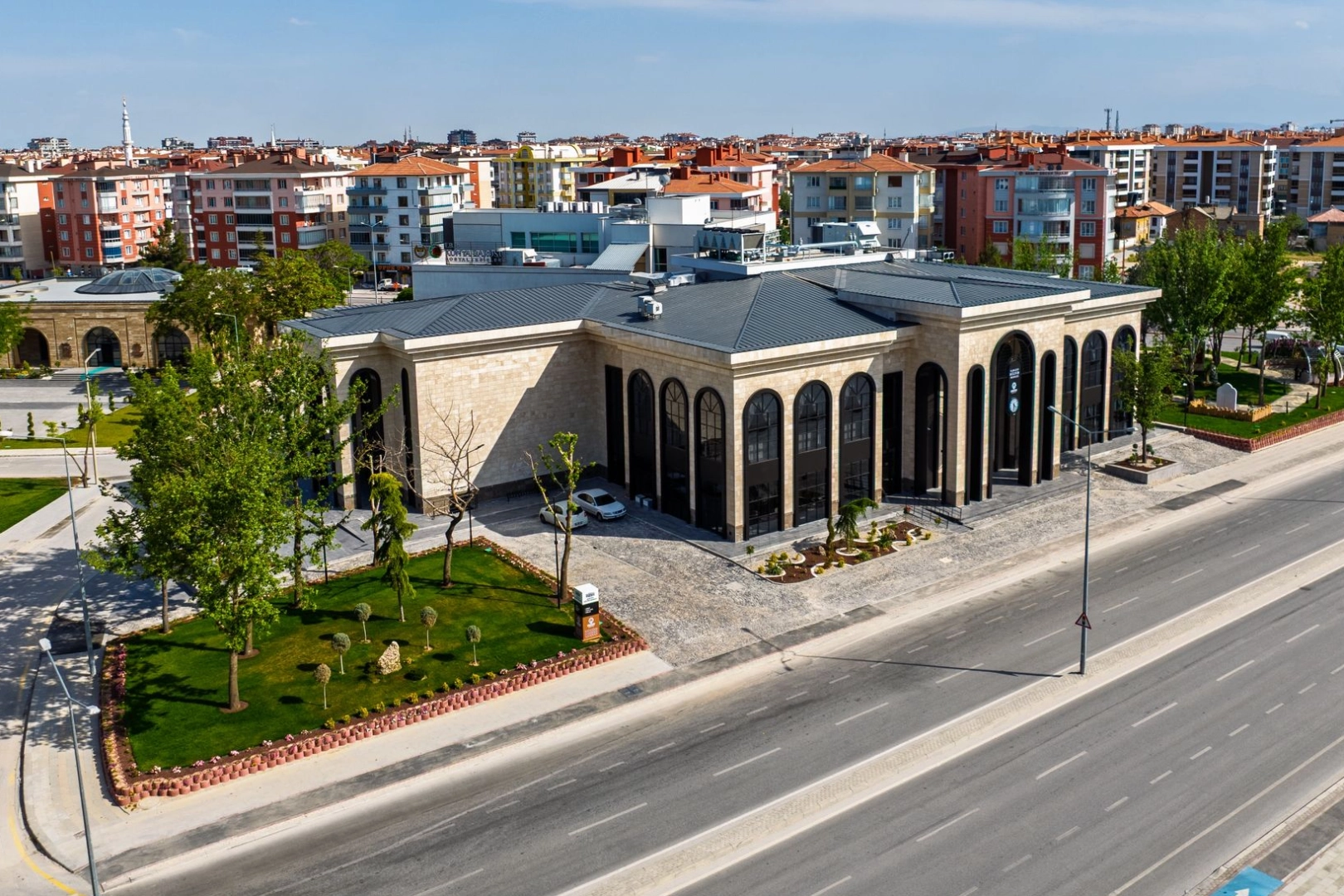 Konya Karatay'a yeni merkez 