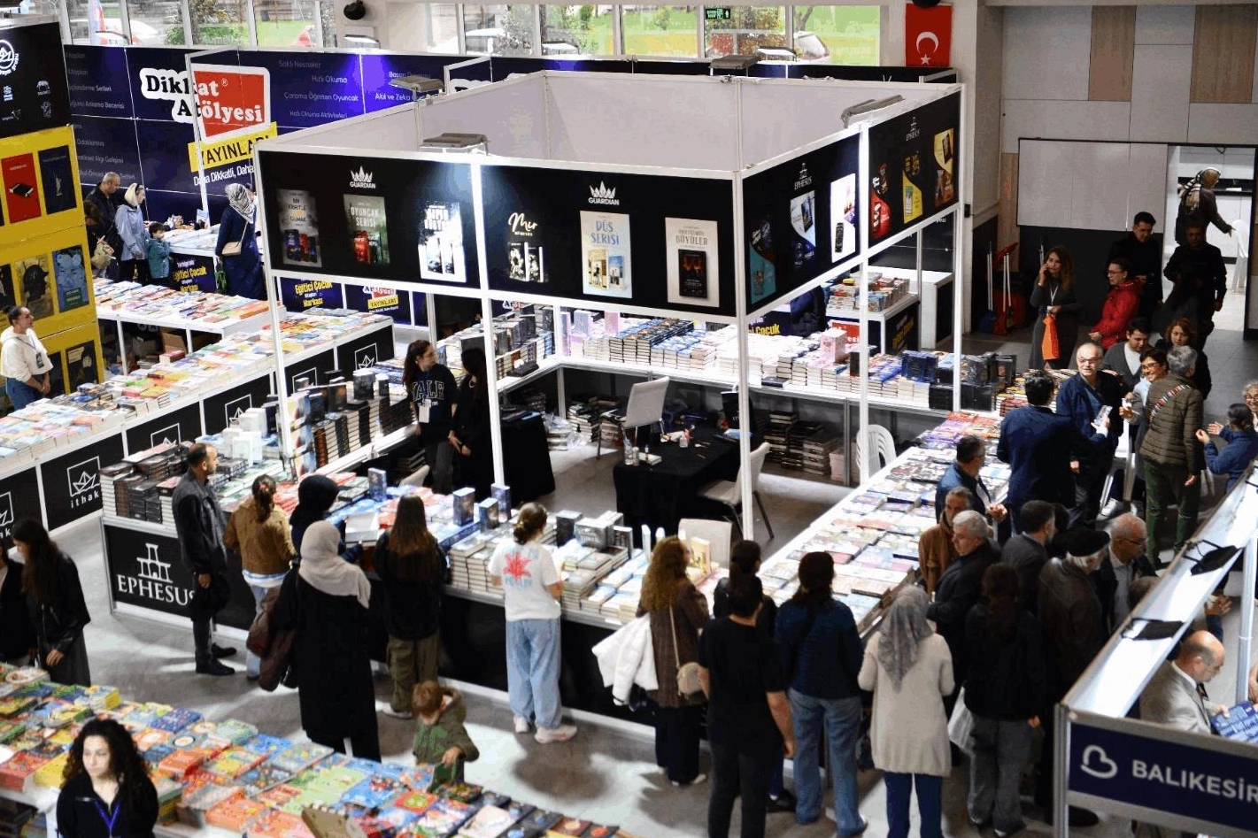 Balıkesir Kitap Fuarı’na 50 bin ziyaretçi 