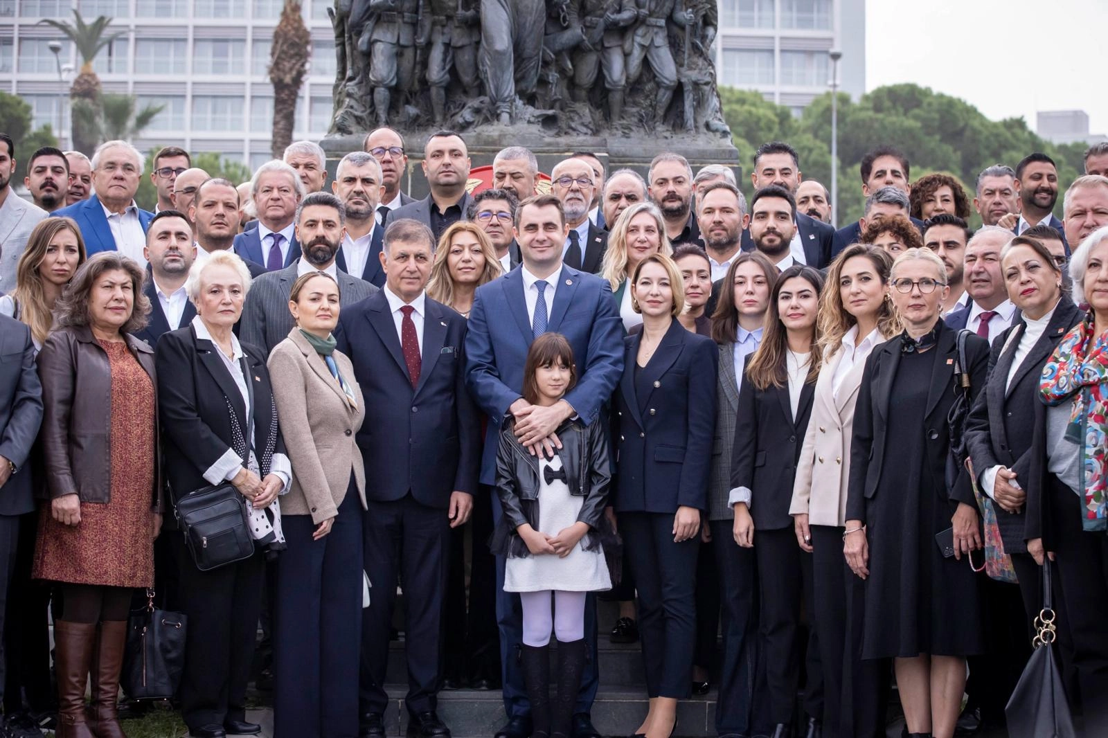CHP İzmir'de Çağatay Güç dönemi başladı 