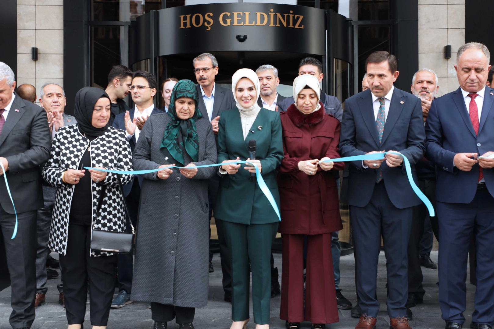 Konya'da Karatay Kültür Merkezi hizmete girdi 