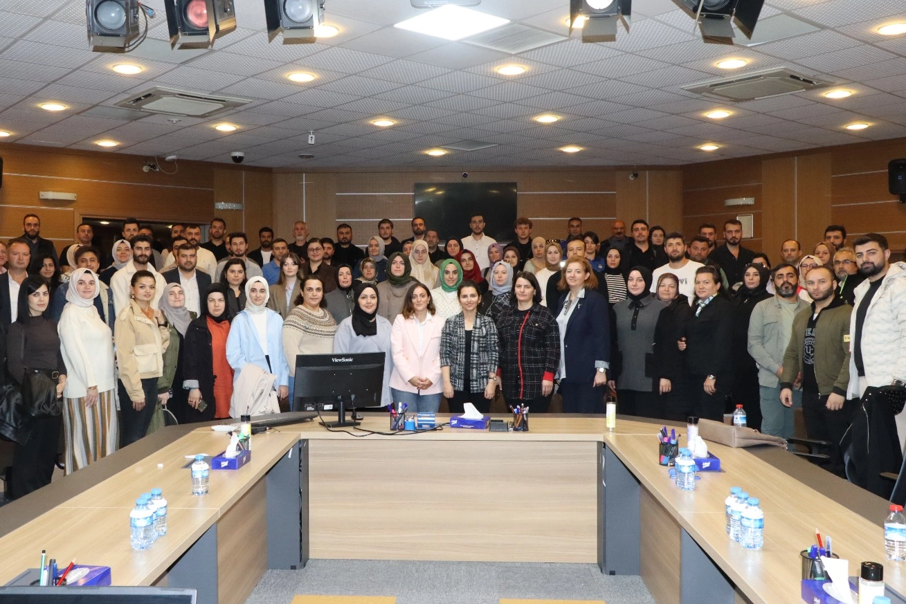 Kocaeli Büyükşehir personeli kendini geliştiriyor 