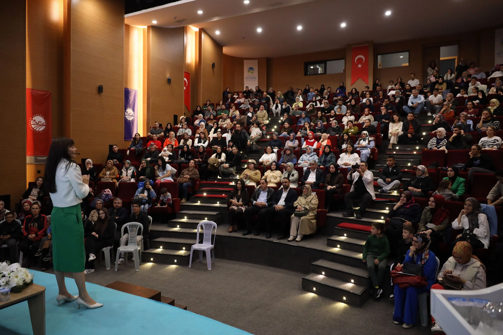 Çocuklarınıza pahalı hediyeler değil, sevgi verin 