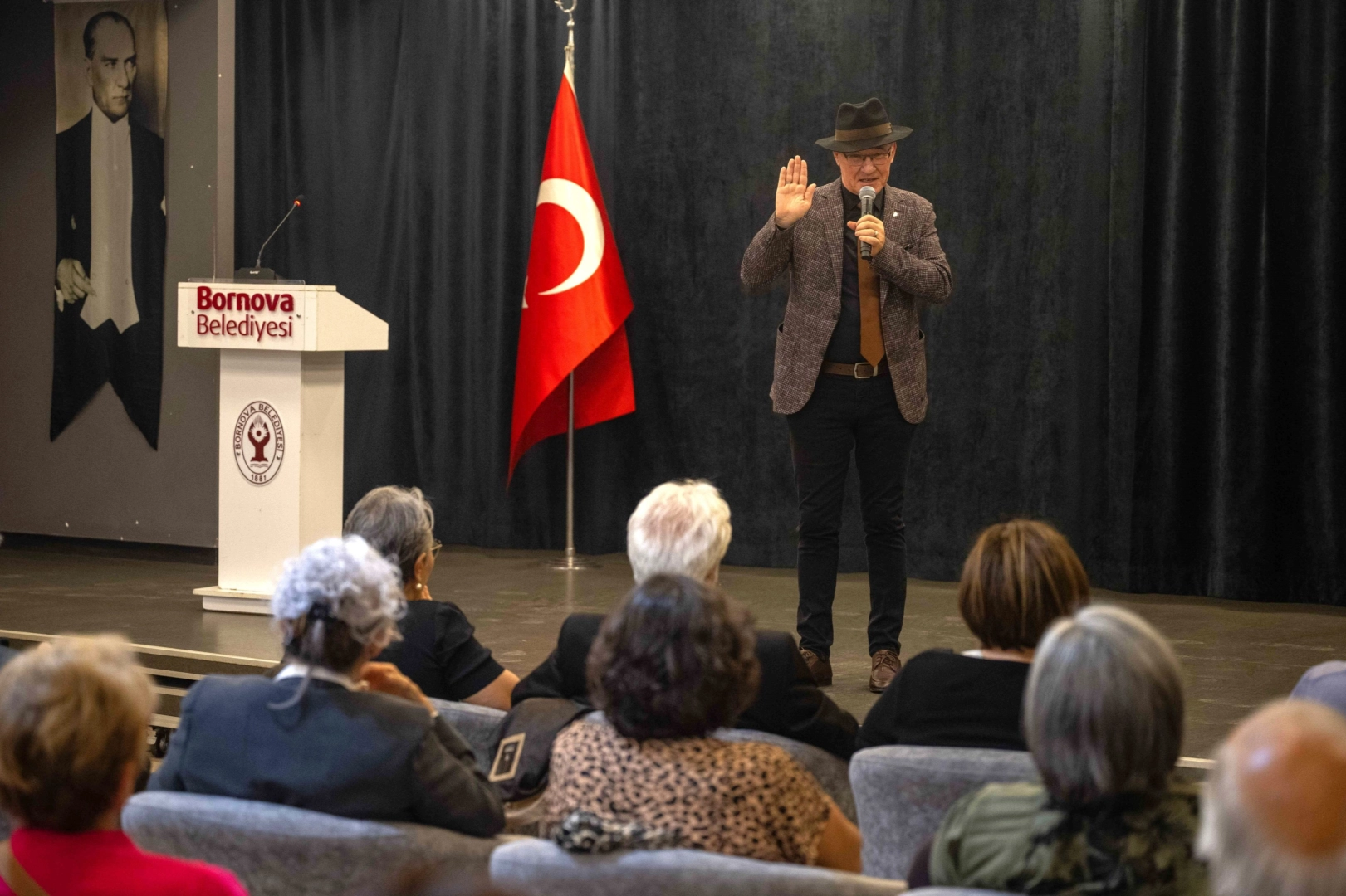 Bornova Kent Söyleşileri’nde 'Cumhuriyet ve Atatürk' anıldı 