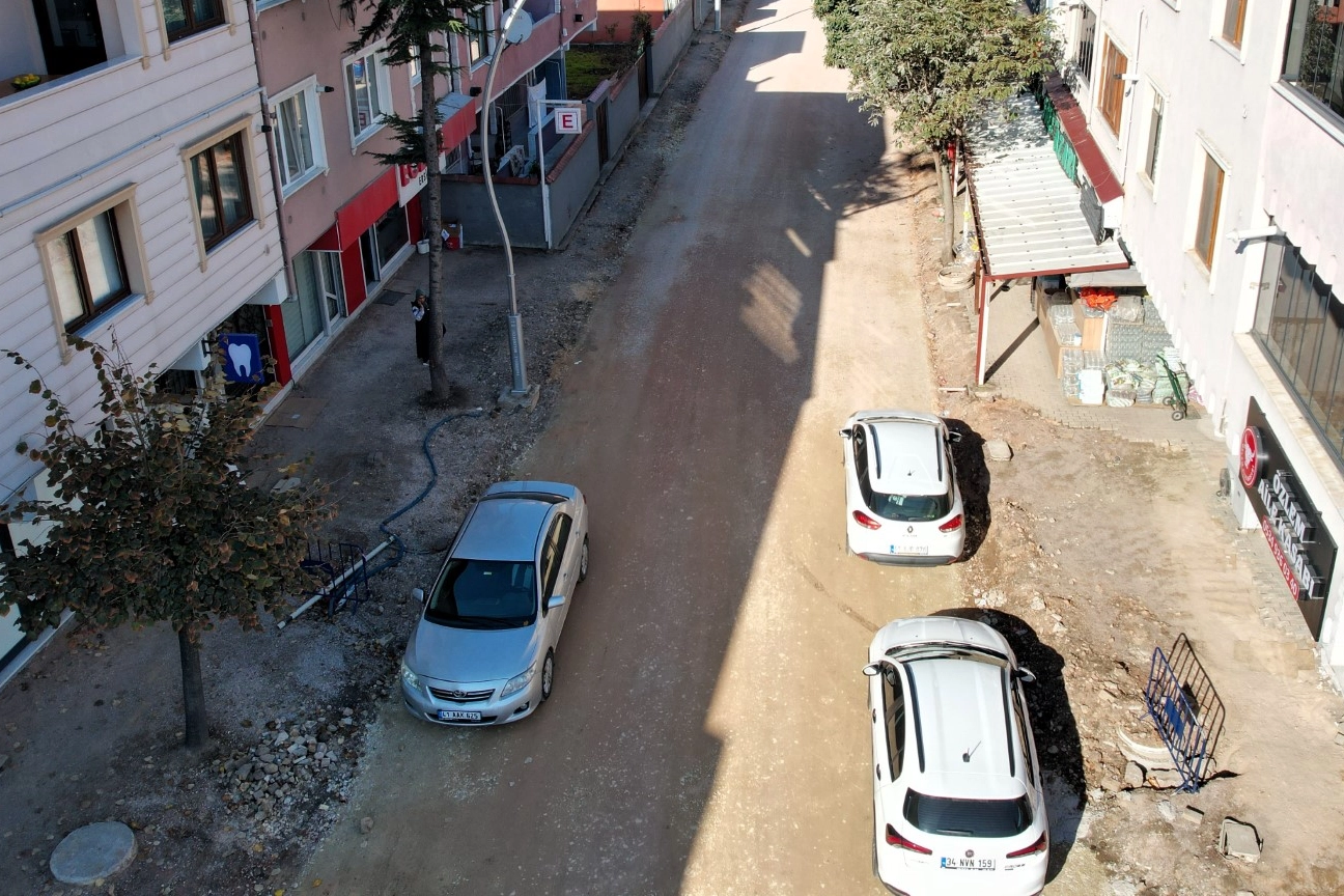 Başiskele Cumhuriyet Caddesi’nde üstyapı atağı 