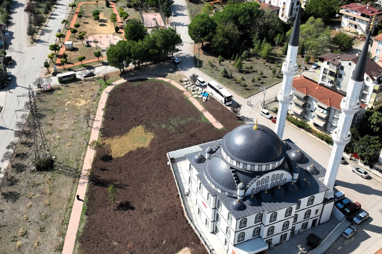 Kocaeli'de Yeşilova Boğaziçi Camii'ne estetik görünüm 