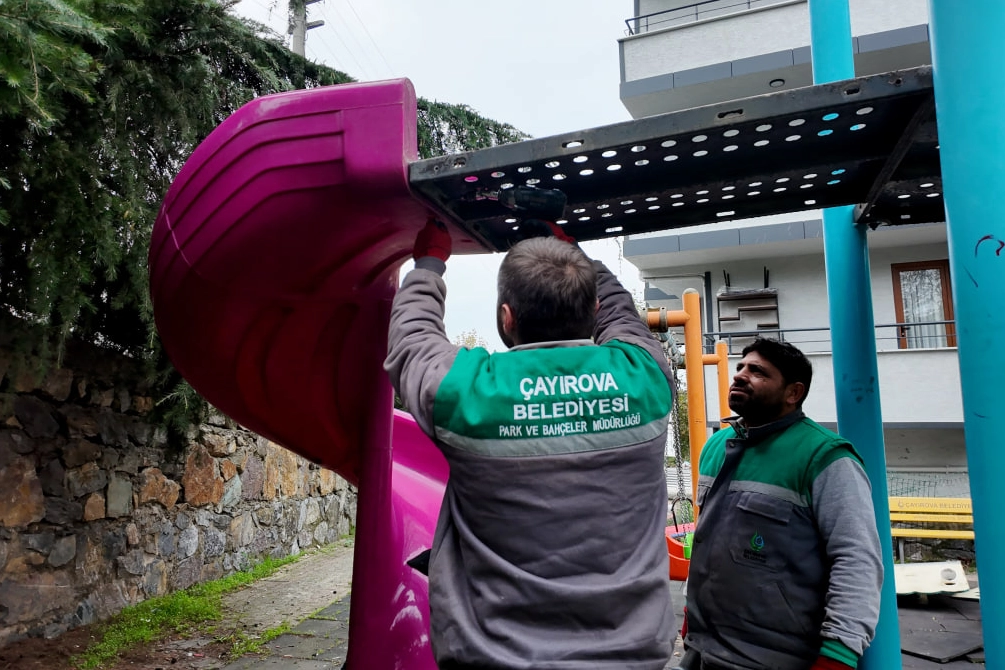 Kocaeli Çayırova’da iki park daha yenileniyor 