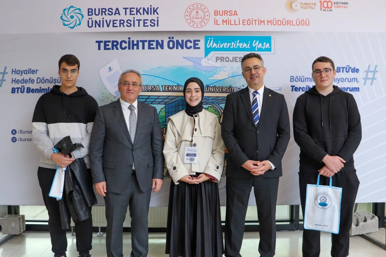 Bursa'da 'Tercihten Önce Üniversiteni Yaşa' projesi başladı 