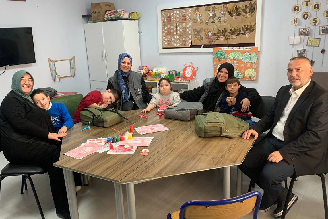 Sakarya Pamukova'da Büyükşehir'den 'özel' ziyaret