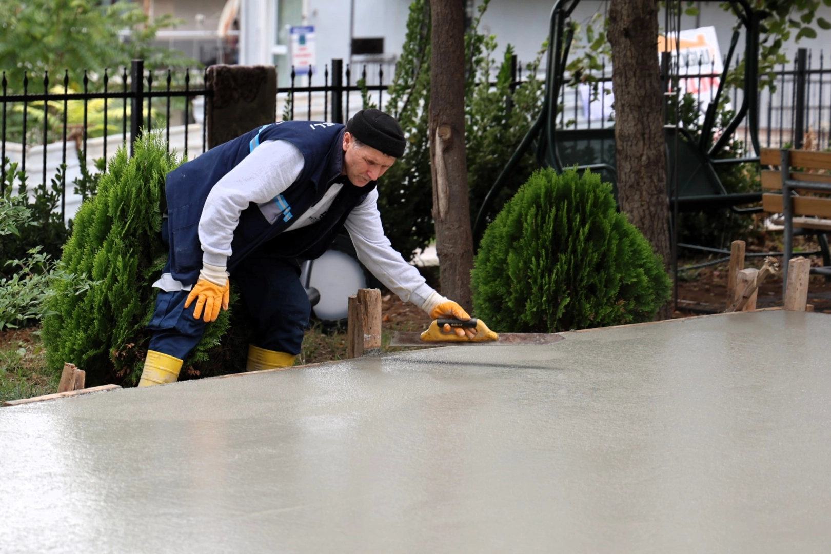 Kocaeli Büyükşehir’den huzurevine Bocce sahası 