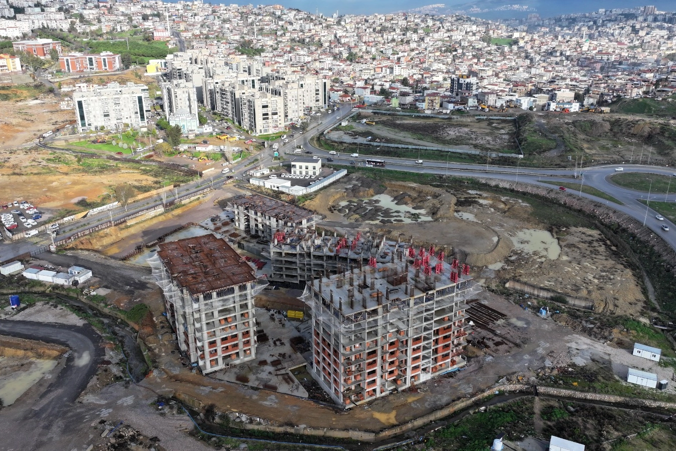 İzmir Büyükşehir'den Uzundere kentsel dönüşümünde hukuki uyarı 