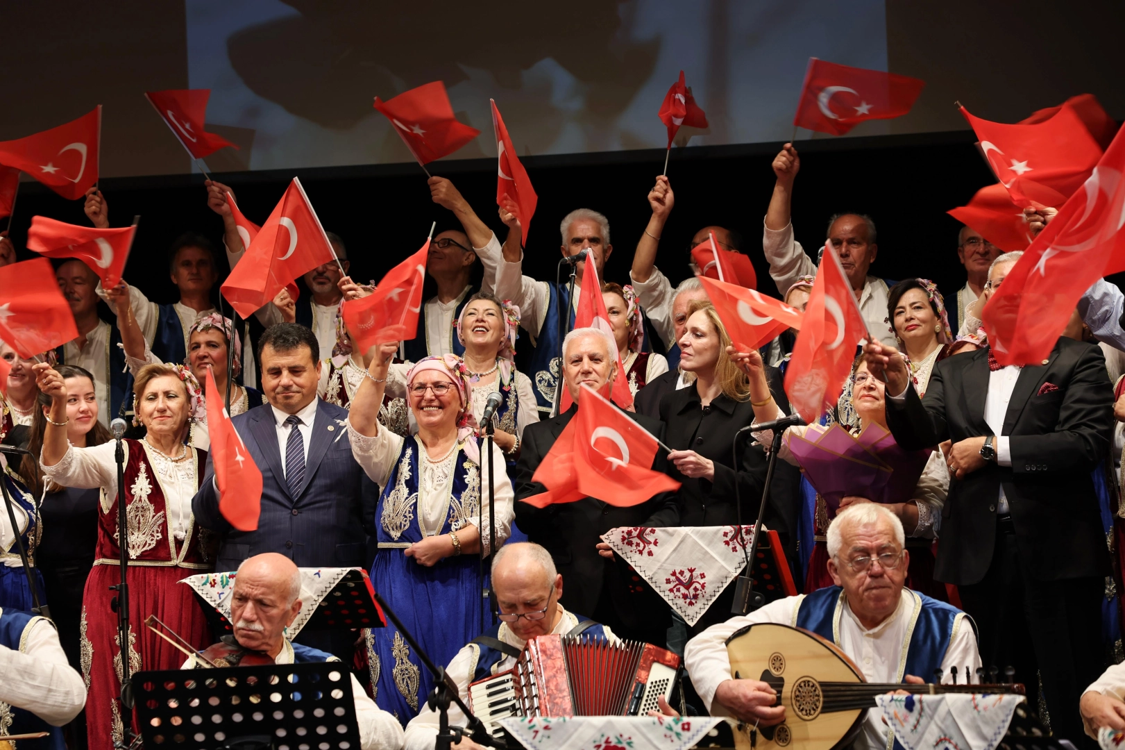 Bursa'da Atatürk'e Rumeli ezgileriyle anma 