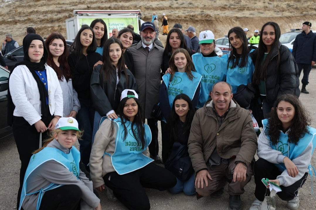 Kayseri Kocasinan'da mavi ile yeşil buluşuyor 