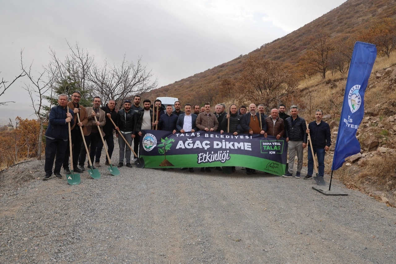 Ali Dağı'nın zirvesine bin 111 fidan 