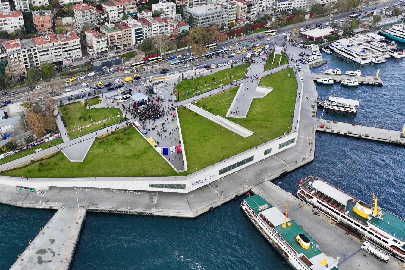 İstanbul'da Kabataş Transfer Merkezi tam kapasiteyle açıldı 