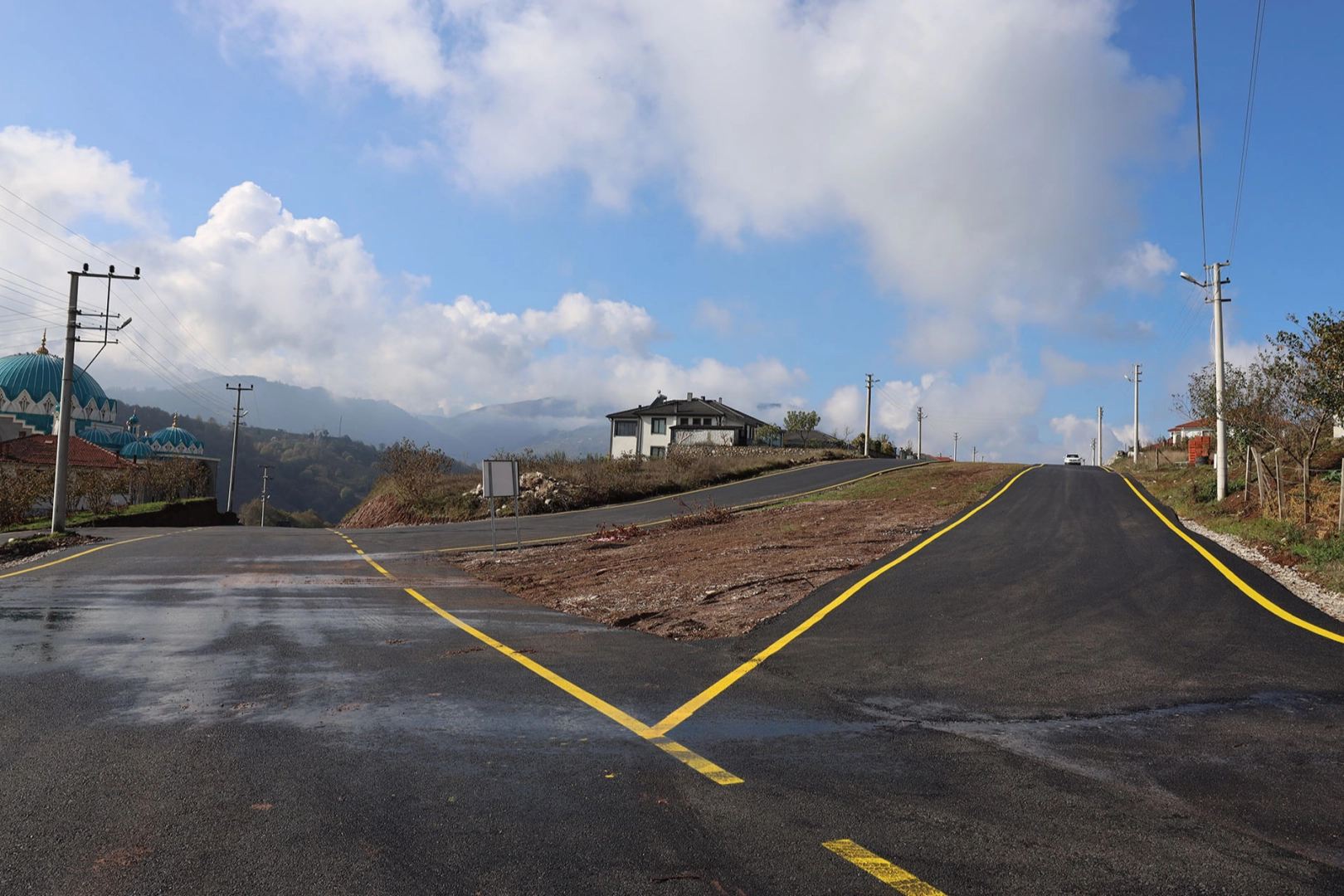 Sakarya Büyükşehir'den Akyazı Beldibi'ye üst yapı dokunuşu 