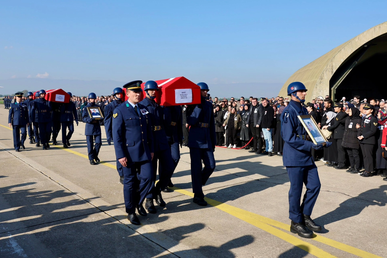 C-130 şehitlerinden Bursalı 2 kahramanı da yüzlerce kişi uğurladı 