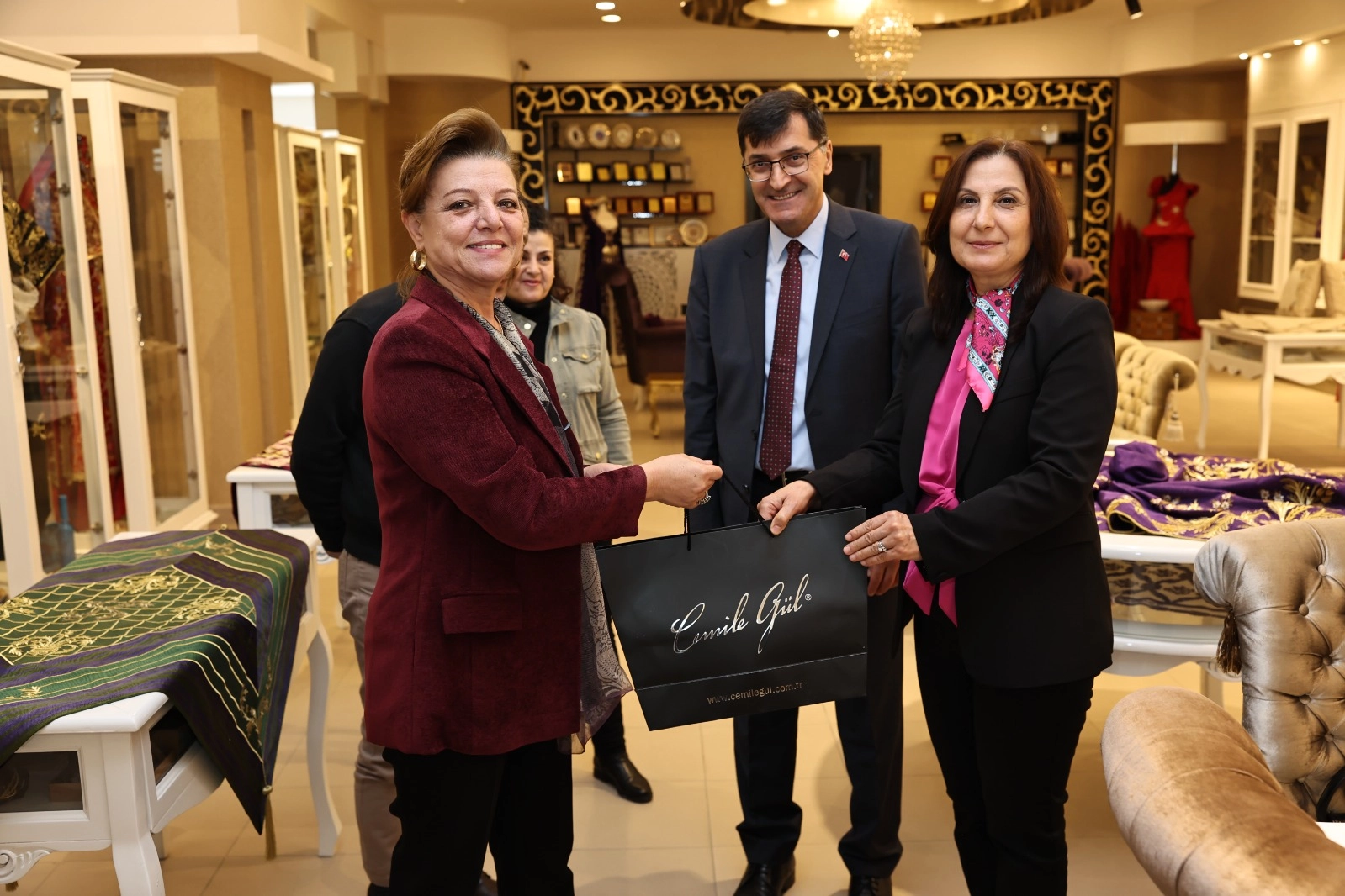 Kütahya Belediyesi'nden kültürel üretime tam destek 