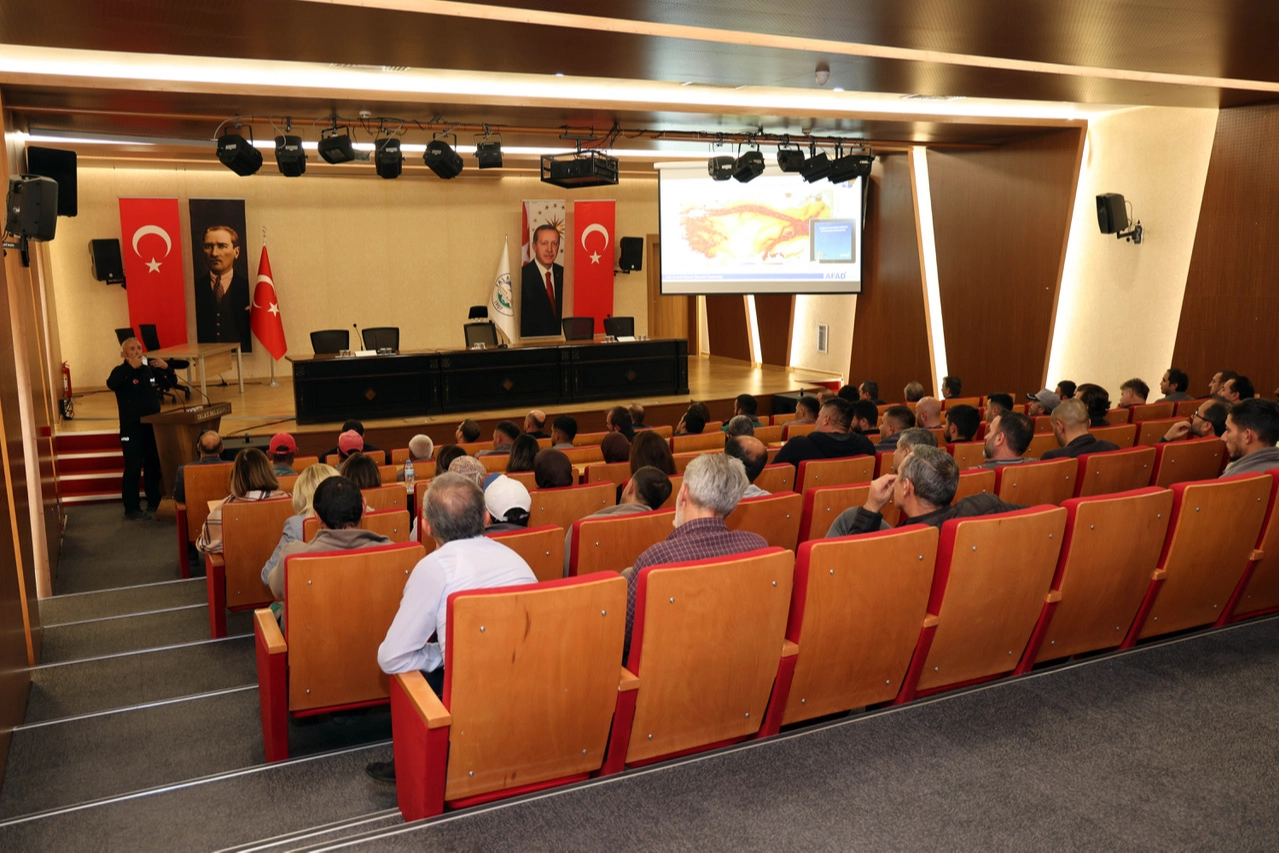 Kayseri Talas'tan personele afet eğitimi 