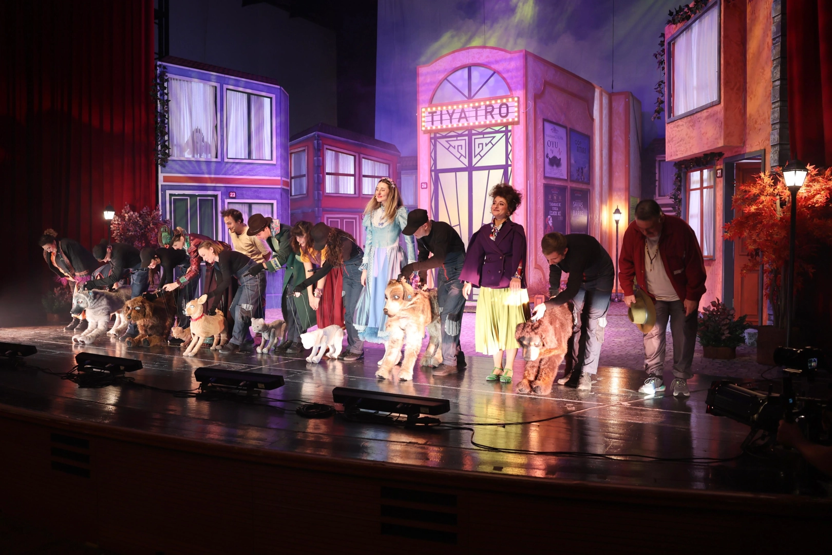 Karagöz Kukla ve Gölge Oyunları’na renkli açılış 