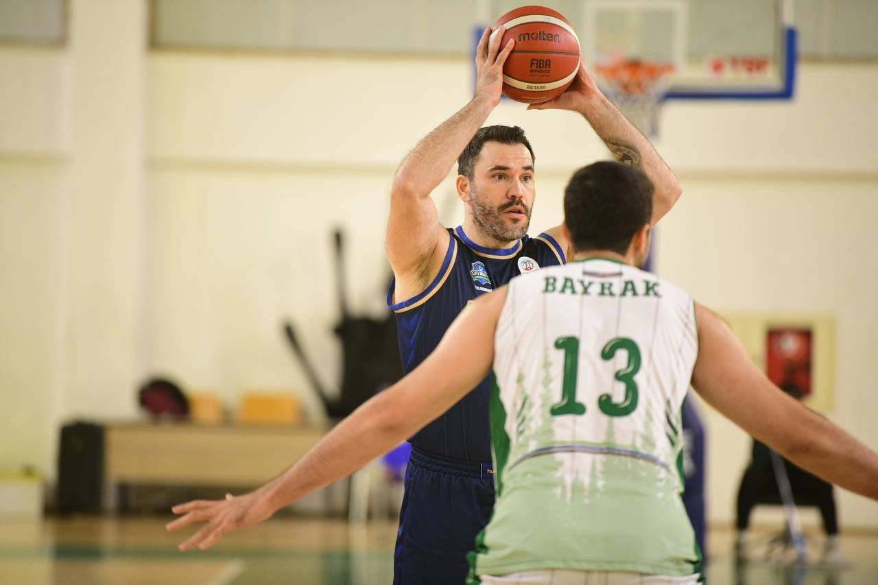 Potanın namağlup lideri Çayırova'dan sezona 10’da 10 başlangıç 