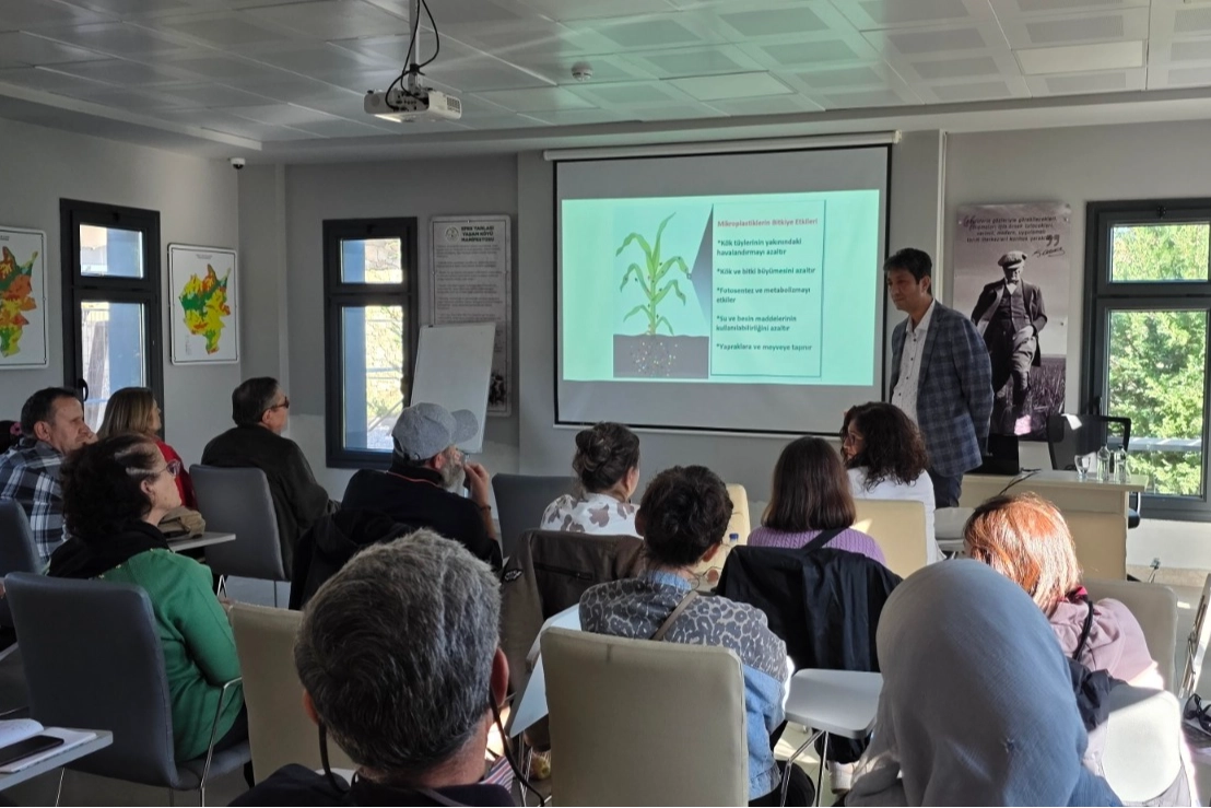 İzmir Efes'te Üretici Pazarı’nda geri dönüşüm haftası 