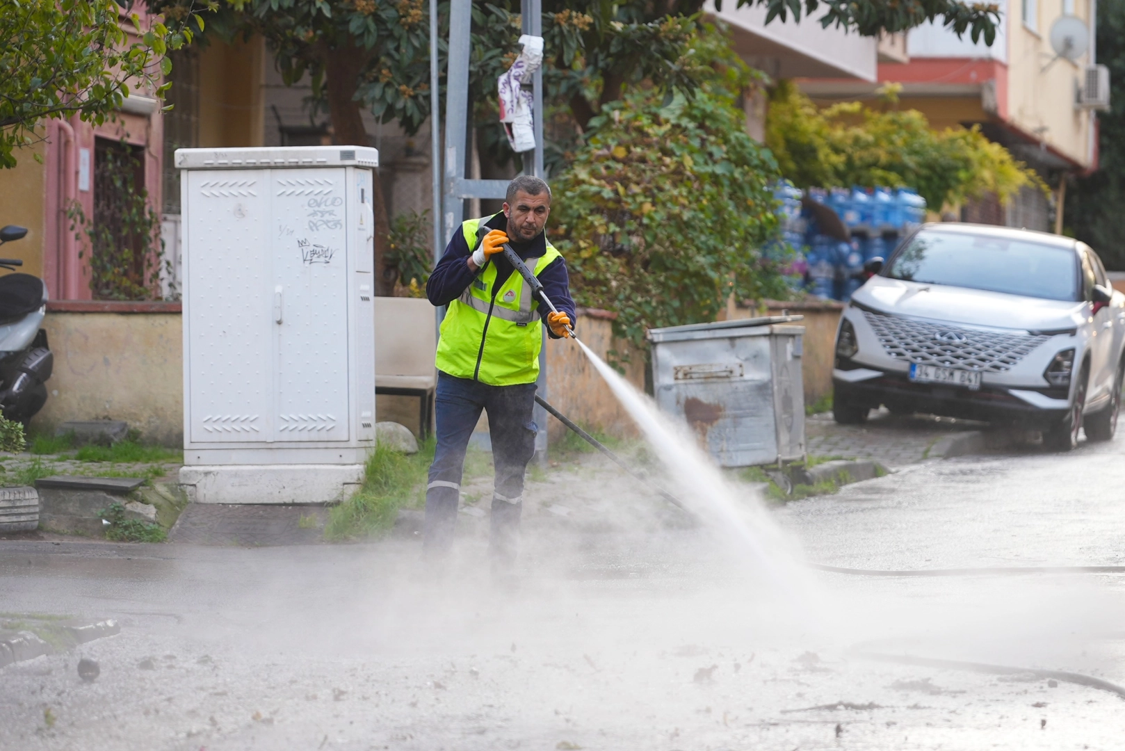İstanbul Maltepe’de toplu temizlik seferberliği sürüyor 
