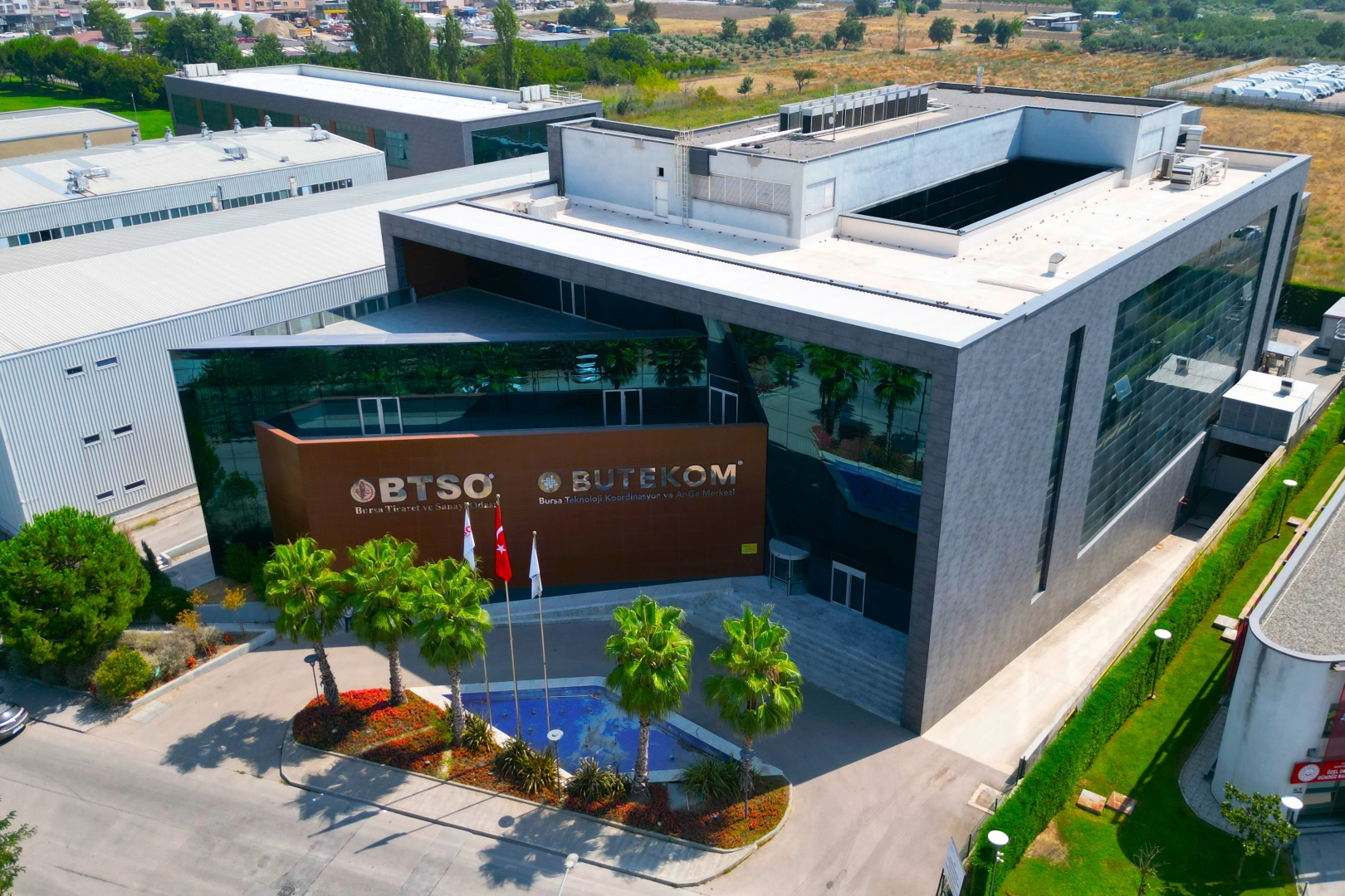 Geleceğin üretim teknolojileri BUTEKOM’da masaya yatırıldı 