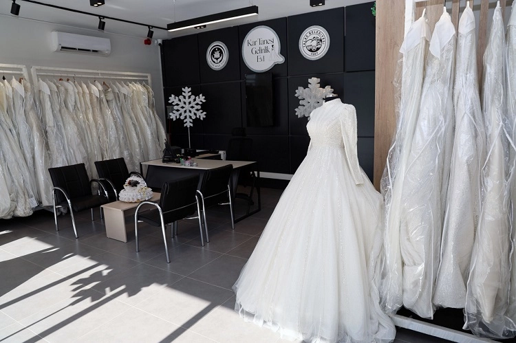 Kar Tanesi Gelinlik Evi'ne Kayseri Talaslılardan yoğun ilgi 