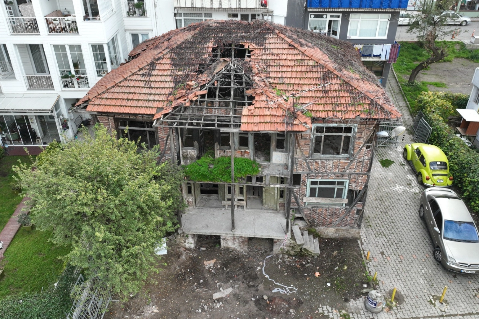 Gölcük'te tarihi yapı kütüphaneye dönüşüyor 