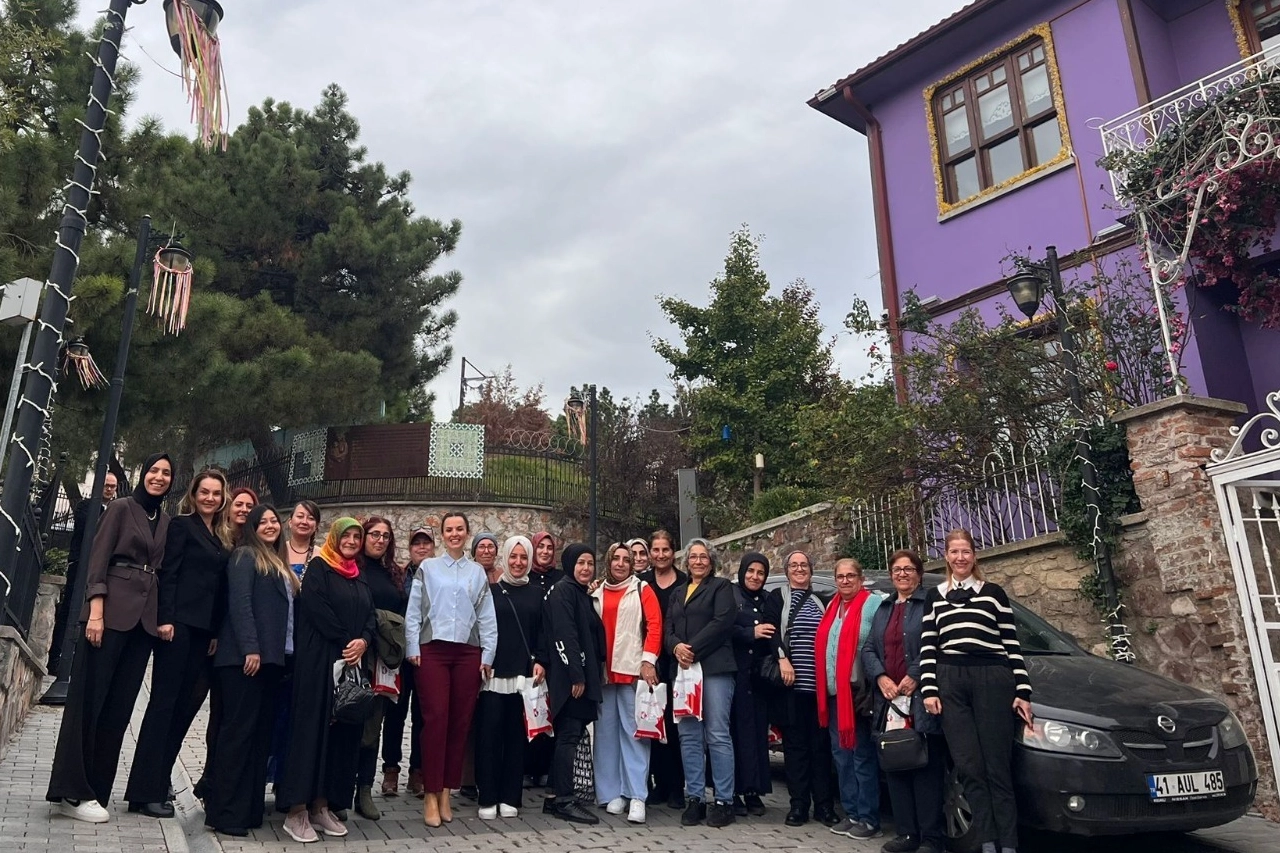 İzmit'te 'Kadın Kadına Konak Buluşmaları' sürüyor 