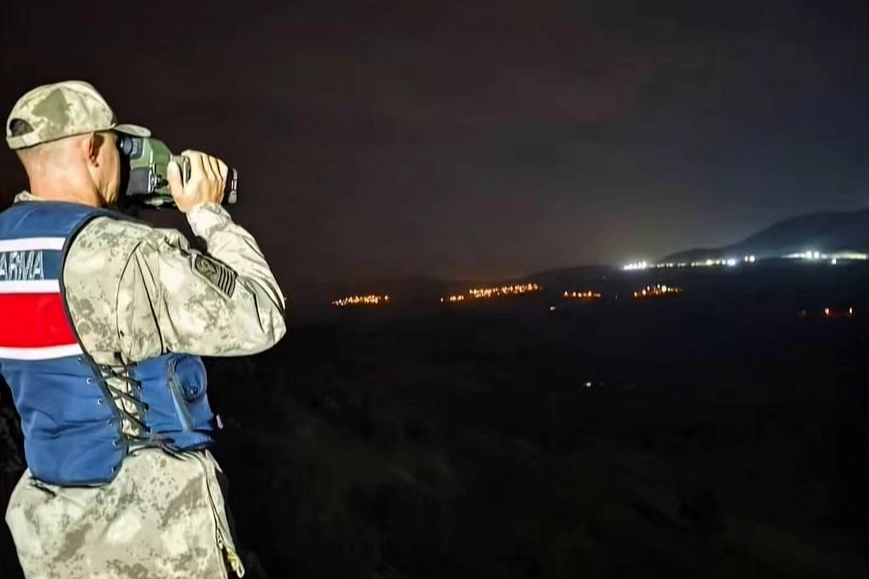 81 ilde düzensiz göç operasyonu: 687 göçmen yakalandı! 