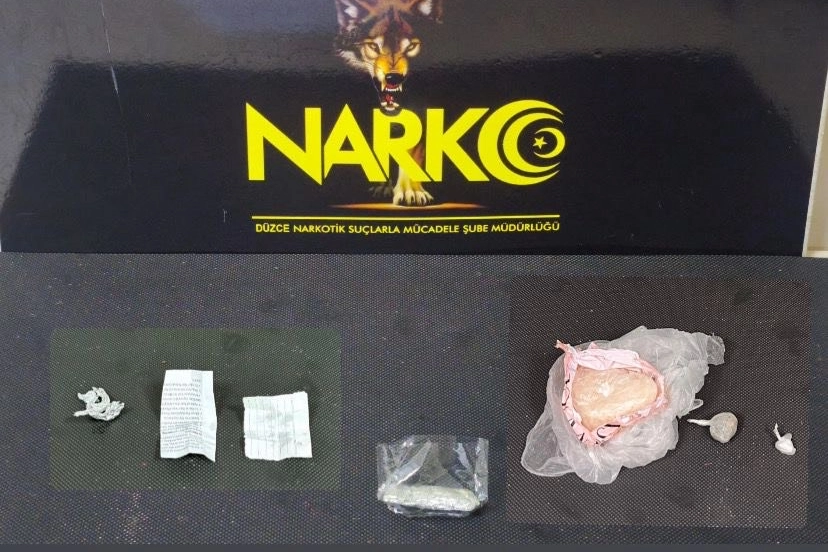 Düzce'de uyuşturucuya 2 tutuklama 