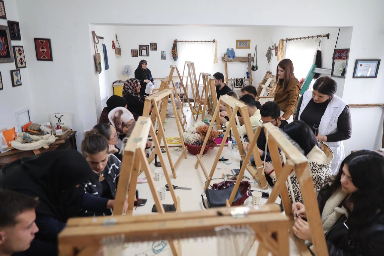 Nevşehirli üniversiteliler dokuma atölyesine katıldı 