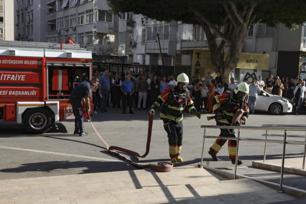 Mersin Büyükşehir’de yangın tatbikatı 
