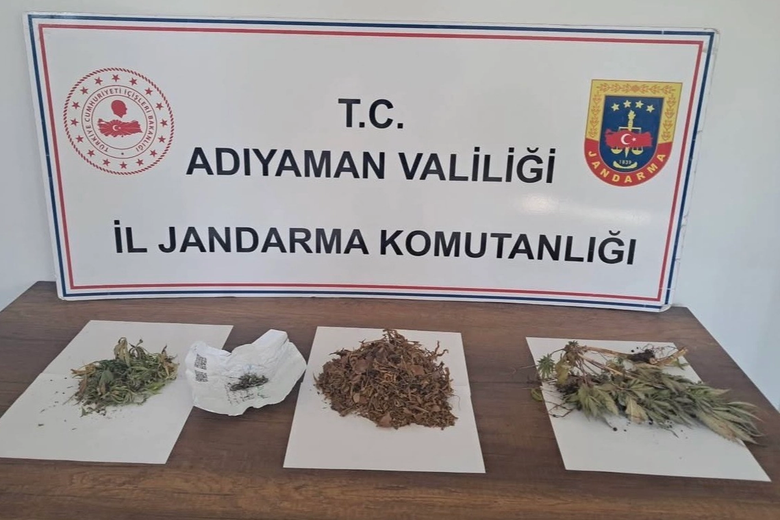 Kahta'da 305 gram kubar esrar ve kenevir ele geçirildi 